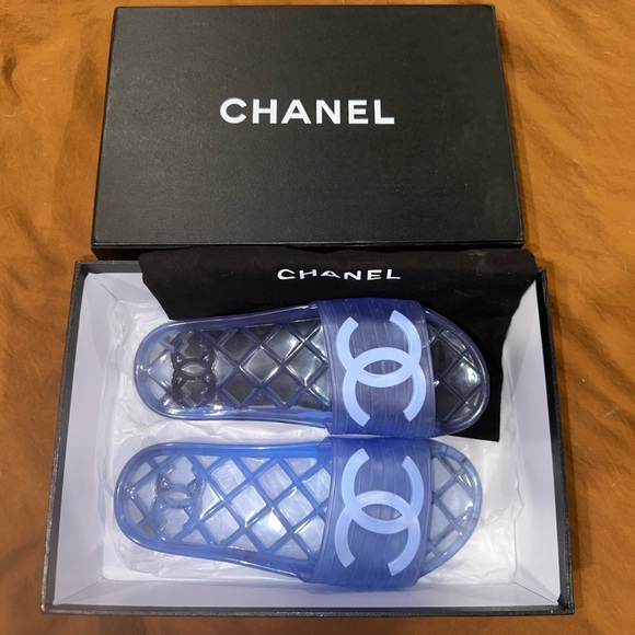CHANEL SANDALS- worn once! FOR SALE - Picture 6 of 8
